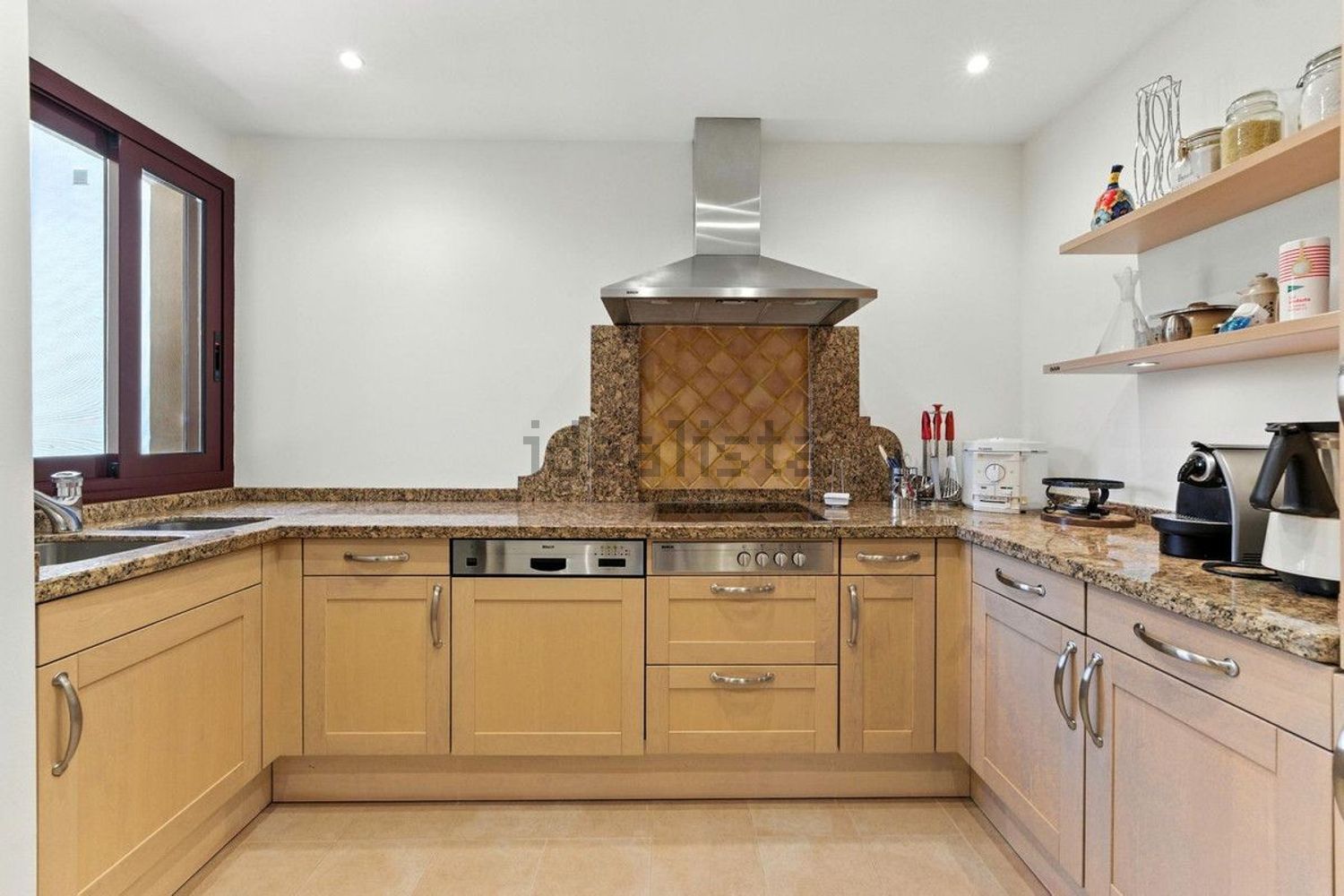 Apartamento em primeira linha de praia em Estepona — Cozinha