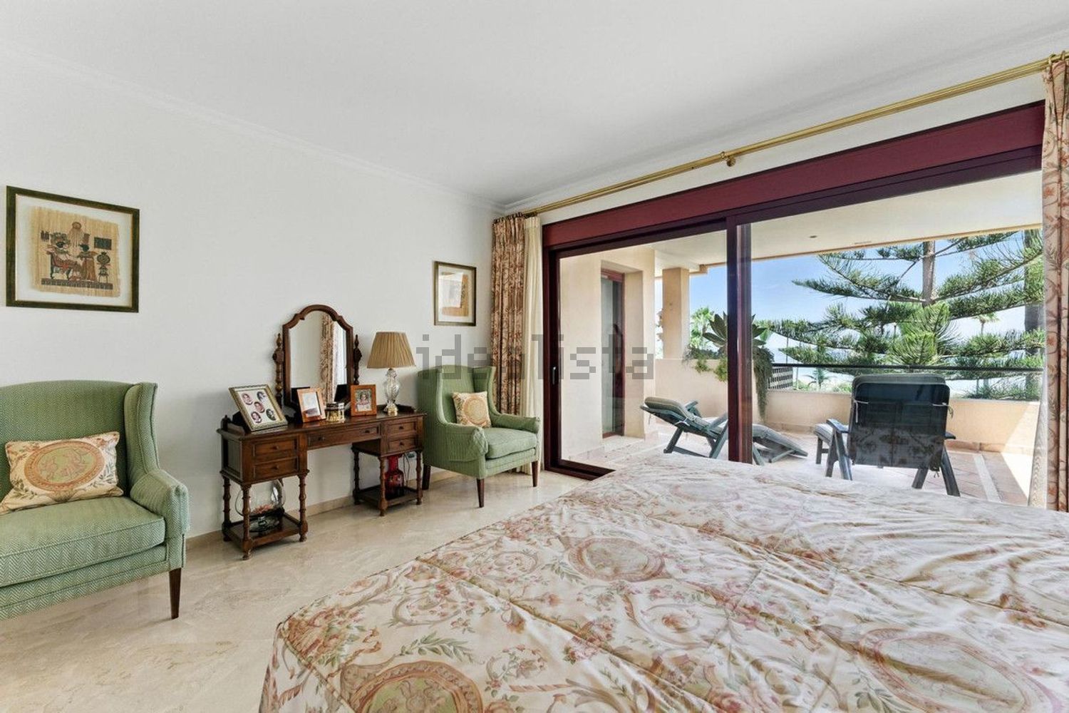 Apartamento em primeira linha de praia em Estepona — Quarto