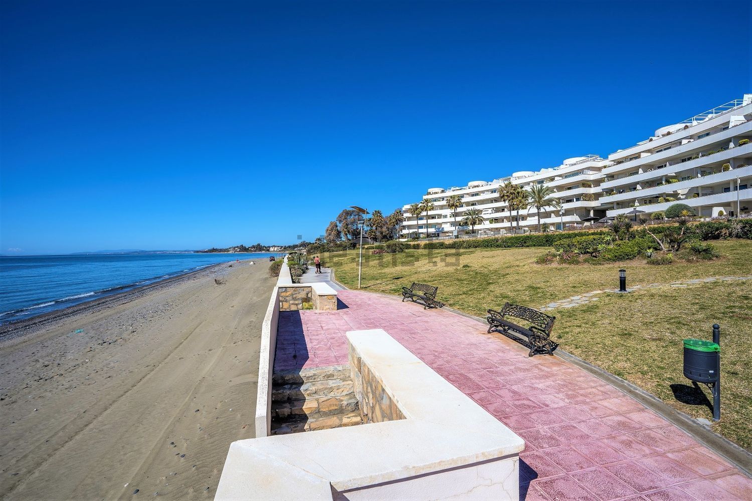 Квартира первая линия пляжа в Estepona — Морской вид