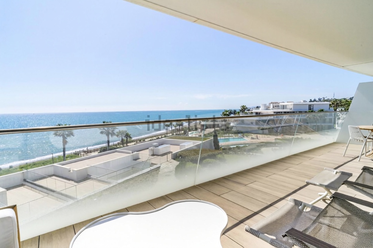 Appartement en première ligne de plage à Estepona