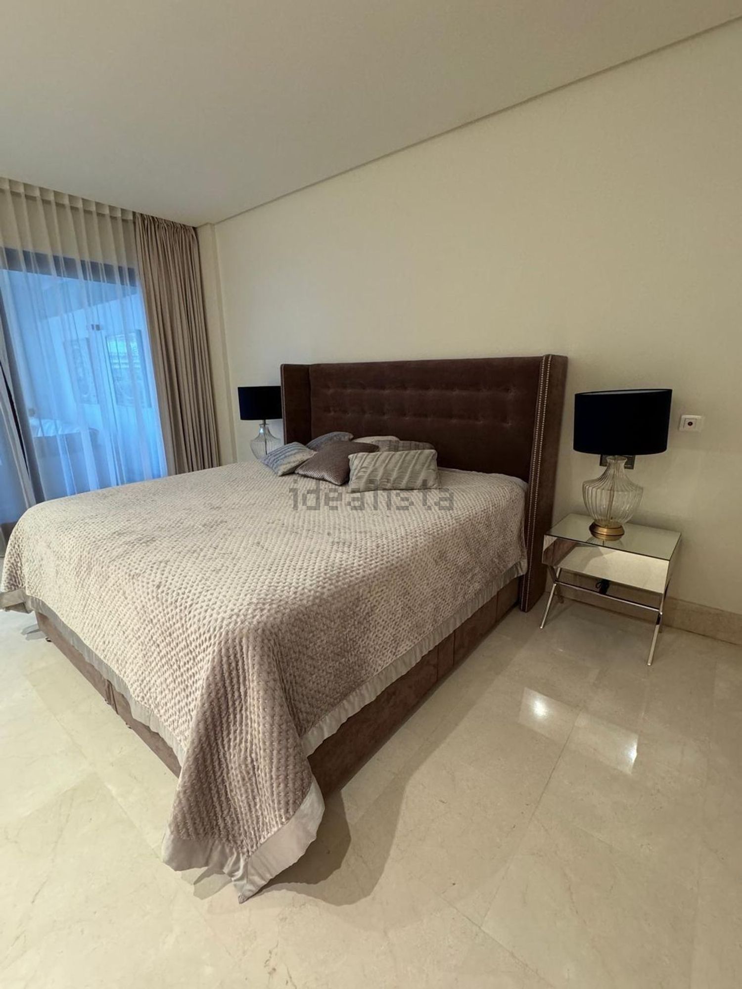 Apartamento em primeira linha de praia em Estepona — Quarto