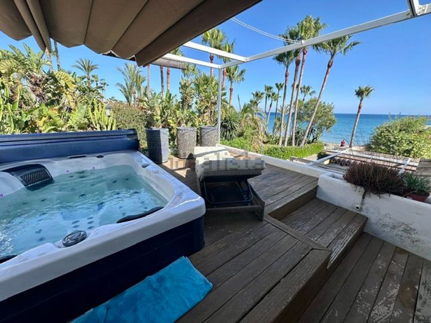 Chalet com acesso direto à praia em Estepona