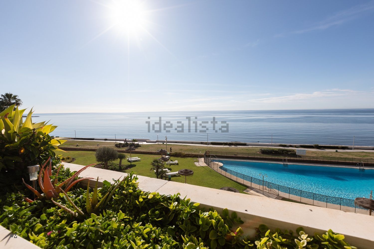 Beachfront flat in Estepona