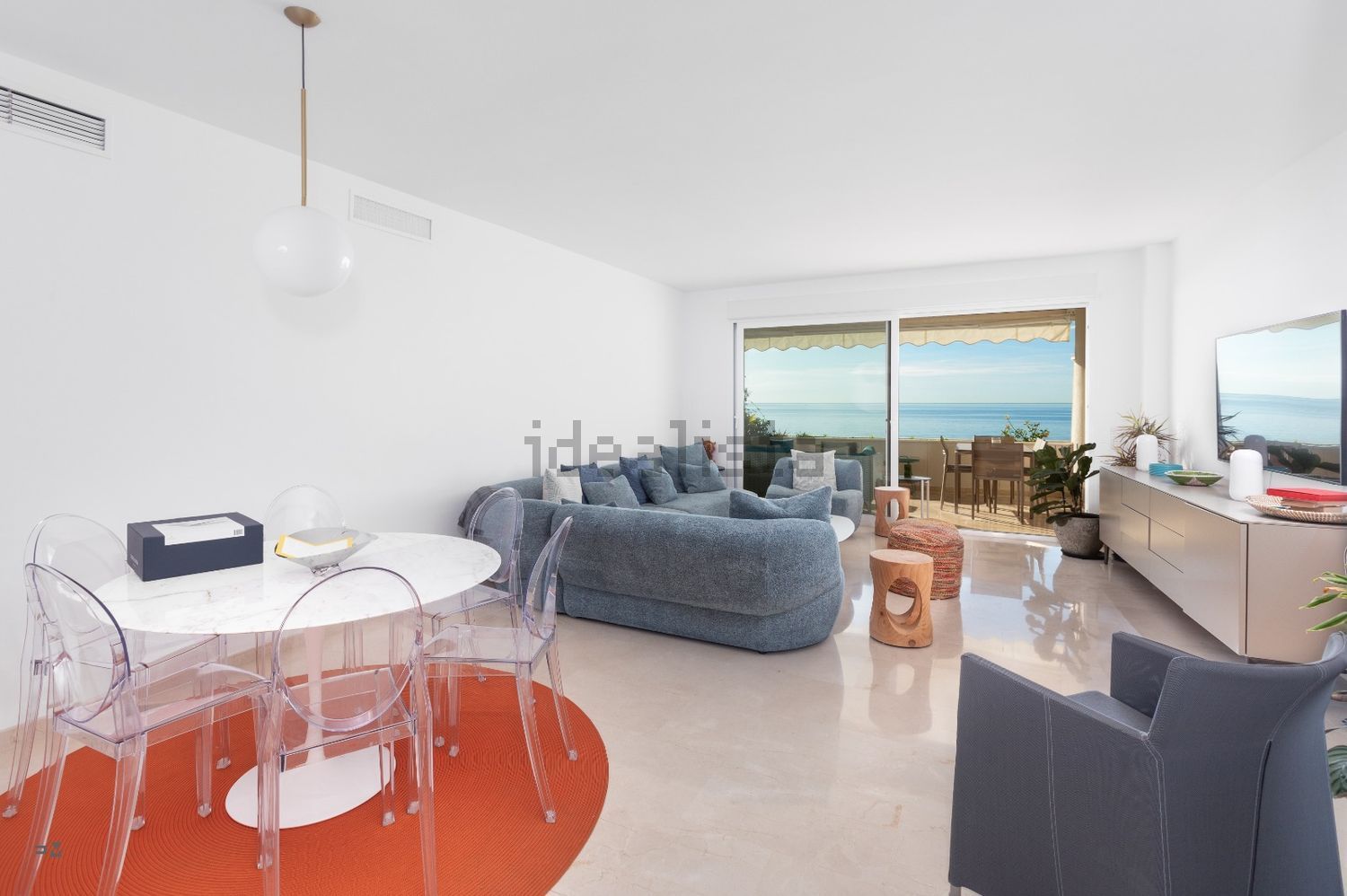 Квартира первая линия пляжа в Estepona — Гостиная