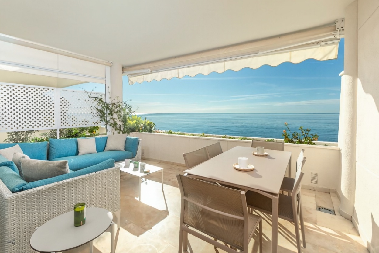 Appartement en première ligne de plage à Estepona
