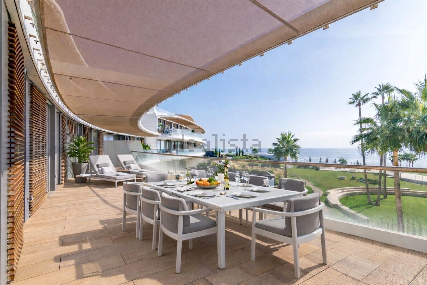 Beachfront flat in Estepona