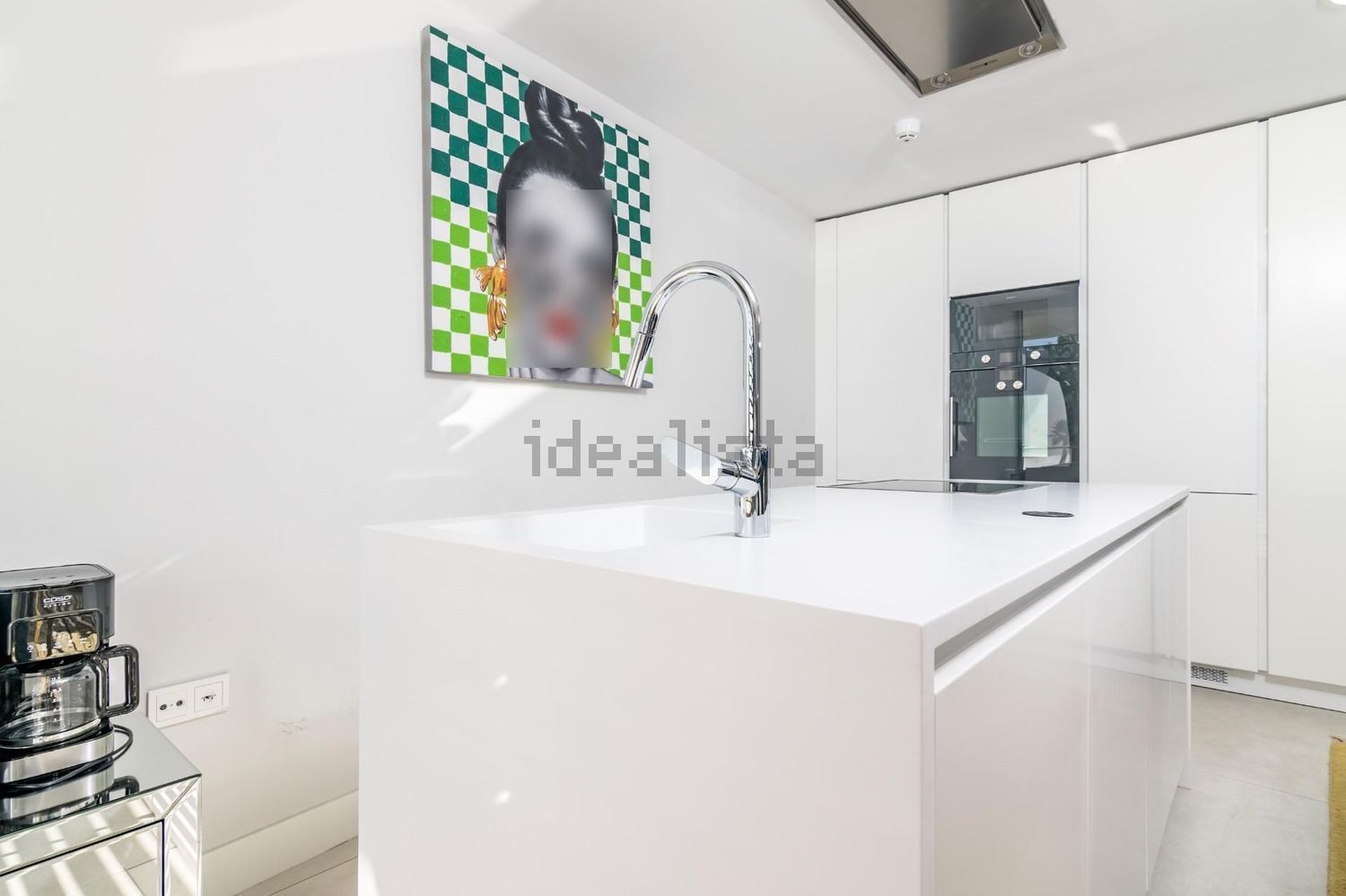 Apartamento em primeira linha de praia em Estepona — Cozinha