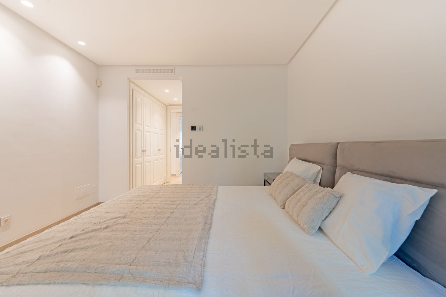 Apartamento em primeira linha de praia em Estepona — Quarto