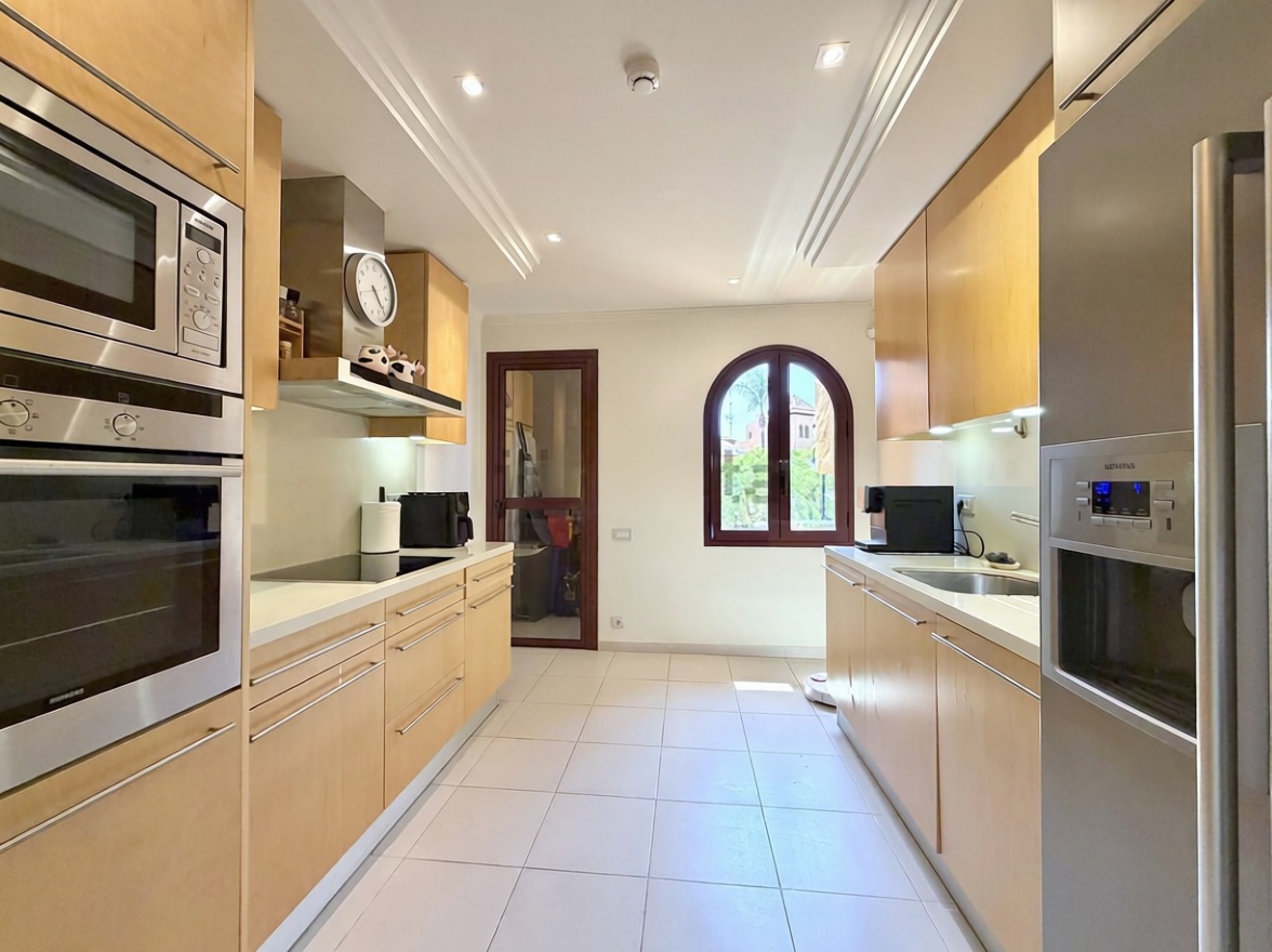 Casa con acceso directo a playa en Estepona — Cocina