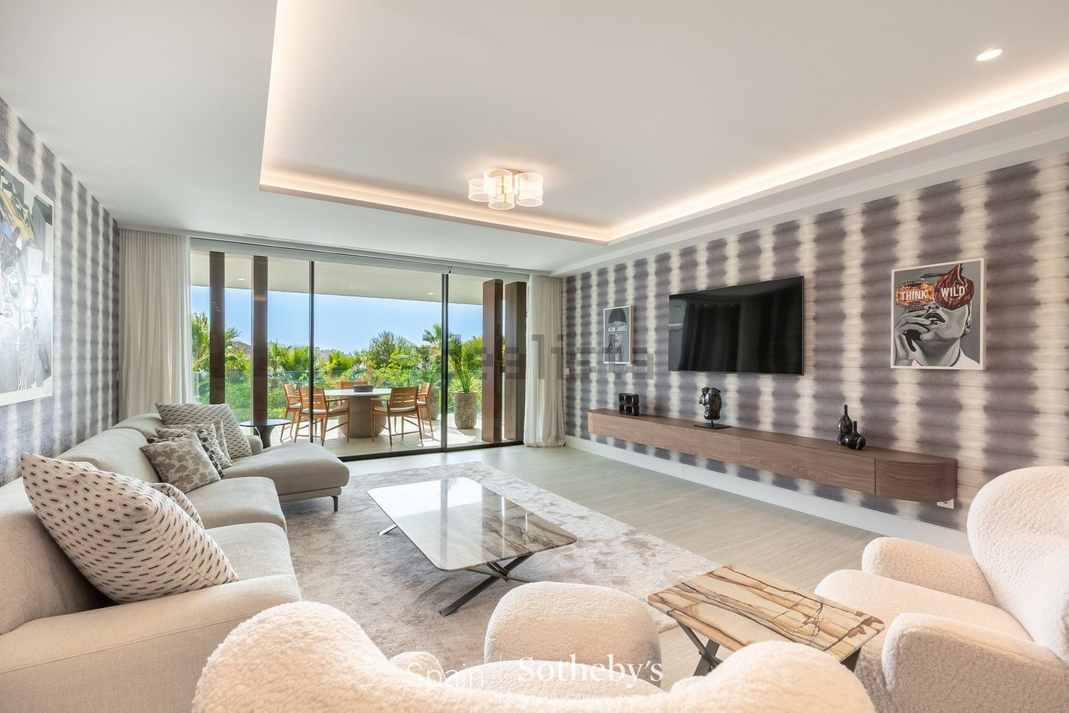 Apartamento em primeira linha de praia em Estepona — Sala