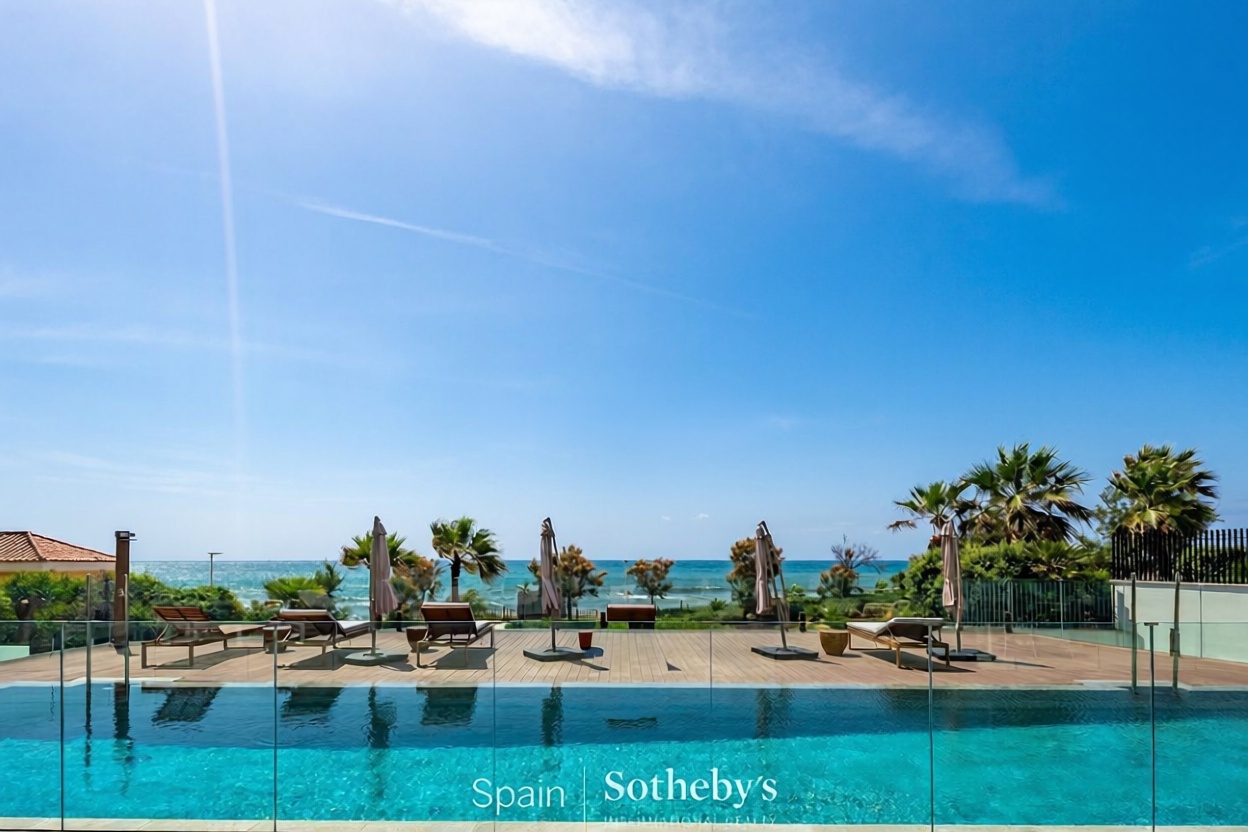 Appartement en première ligne de plage à Estepona