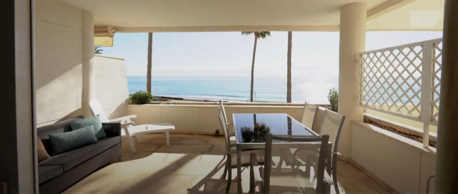 Appartement en première ligne de plage à Estepona