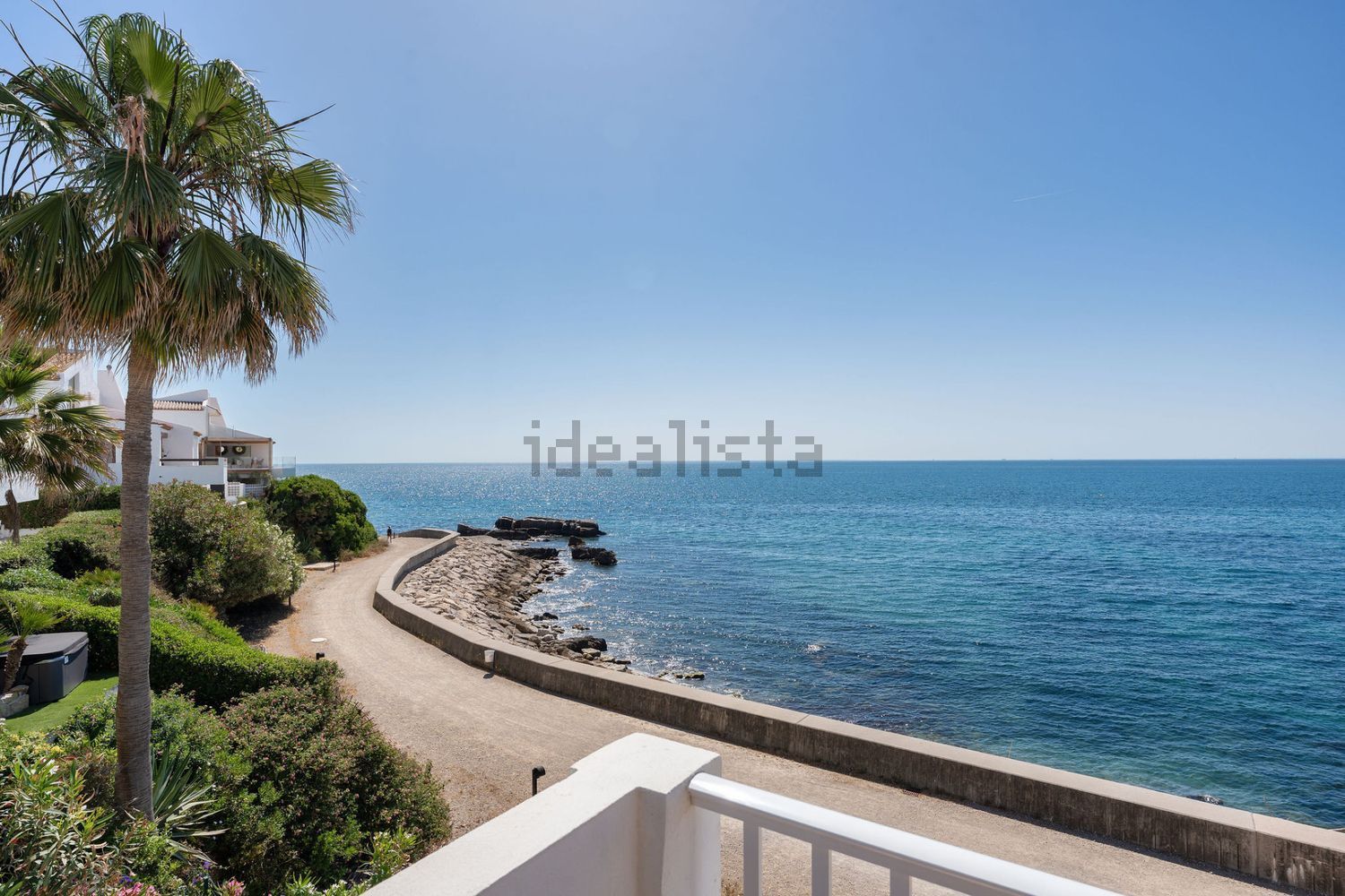 Duplex em primeira linha de praia em Estepona — Vista mar