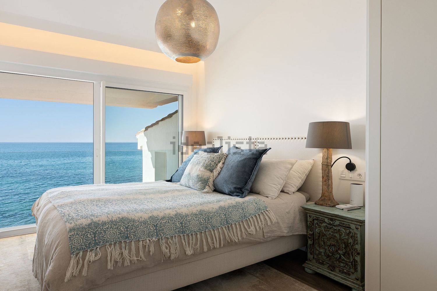 Duplex em primeira linha de praia em Estepona — Quarto