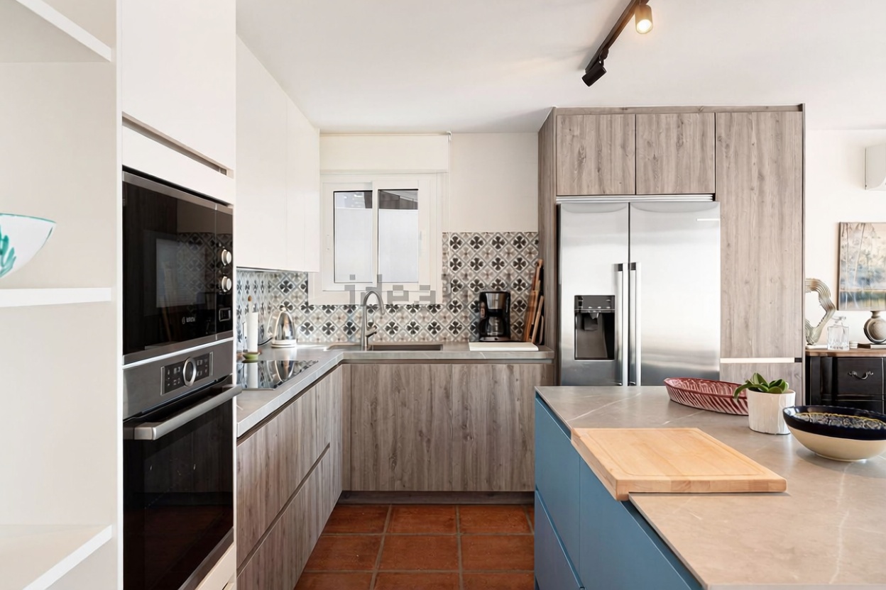 Dúplex en primera línea de playa en Estepona — Cocina