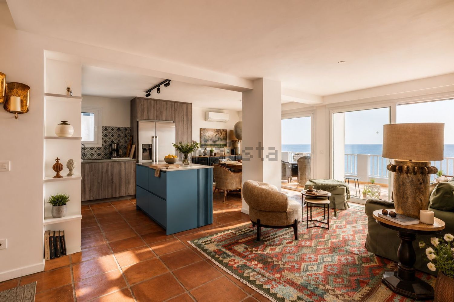 Duplex em primeira linha de praia em Estepona — Sala