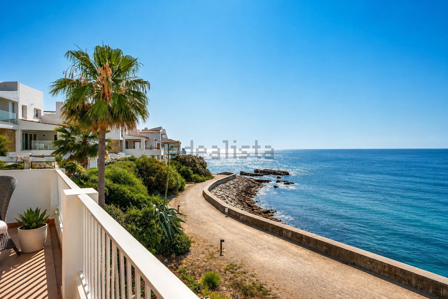 Duplex em primeira linha de praia em Estepona — Vista mar