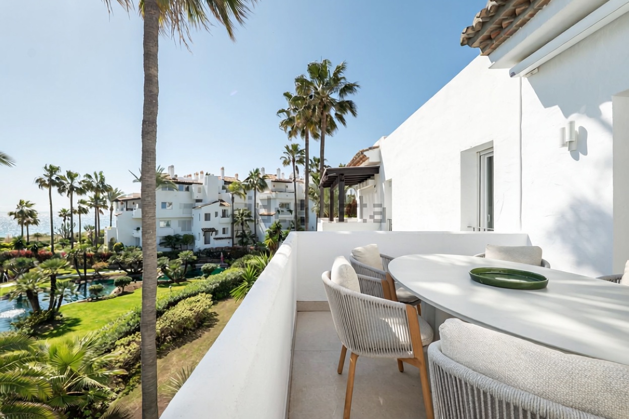 Villa avec accès direct à la plage à Estepona