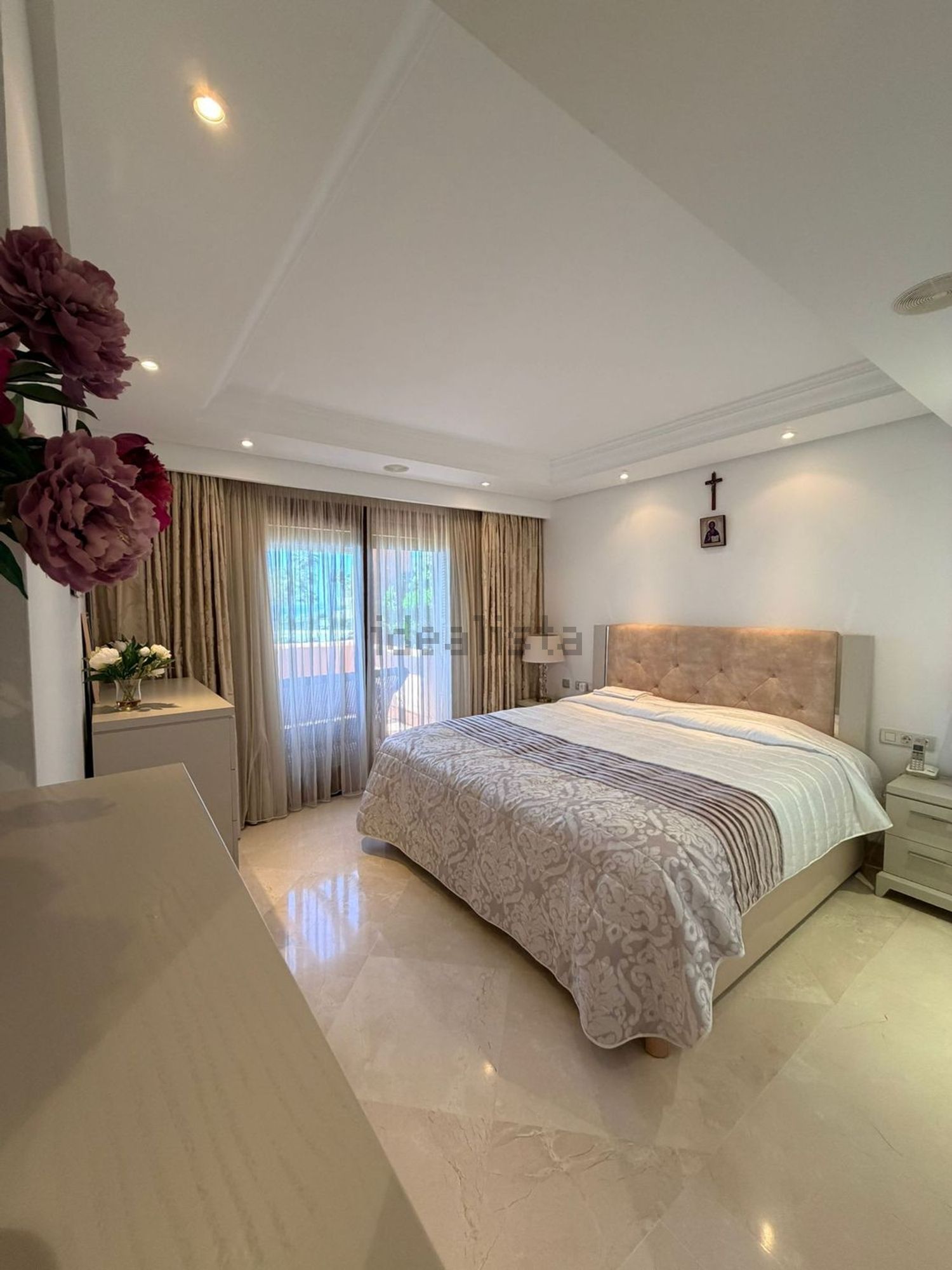 Apartamento em primeira linha de praia em Estepona — Quarto