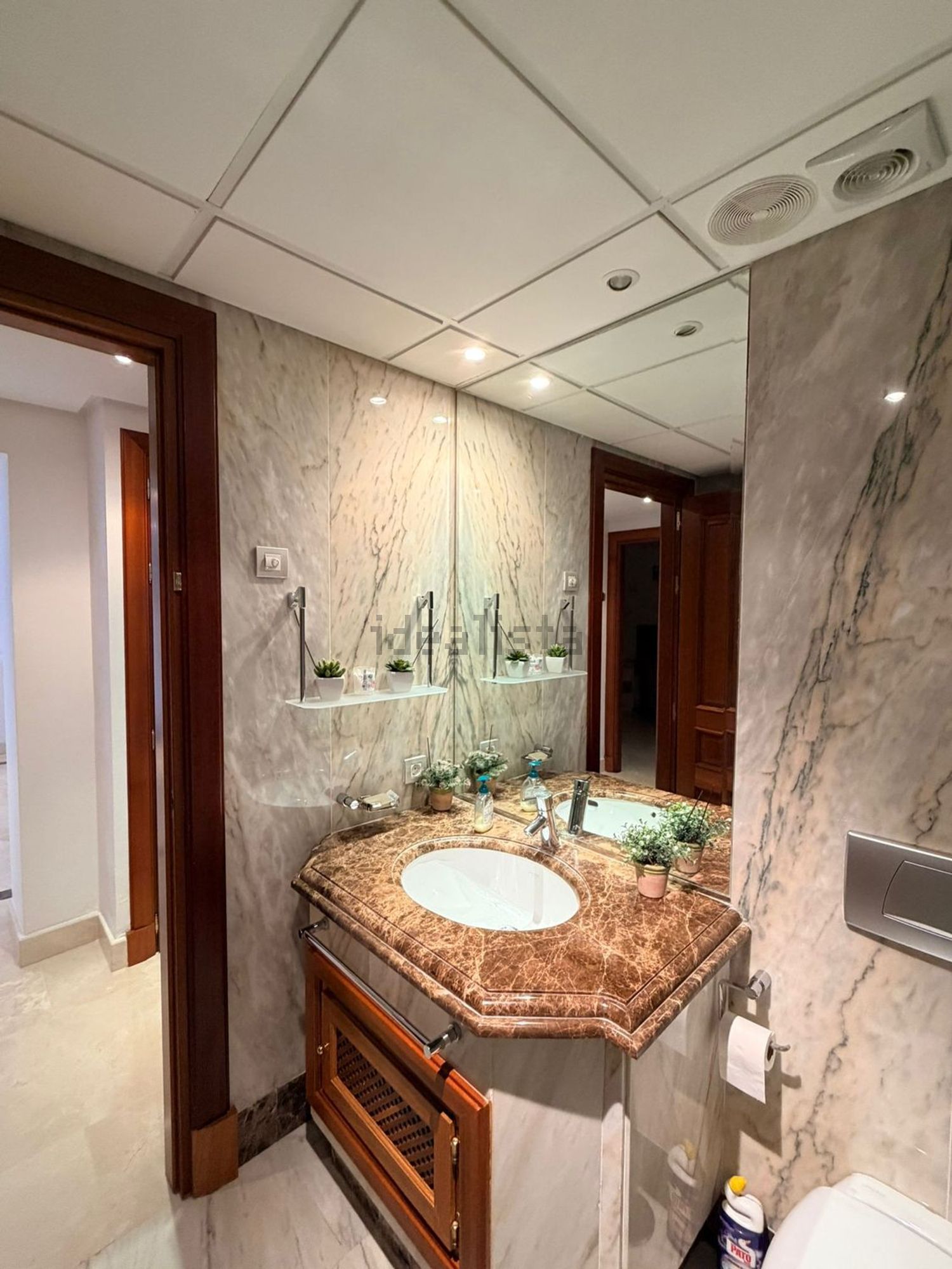 Apartamento em primeira linha de praia em Estepona — Casa banho