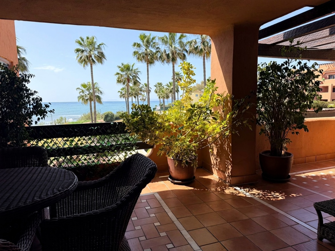 Appartement en première ligne de plage à Estepona