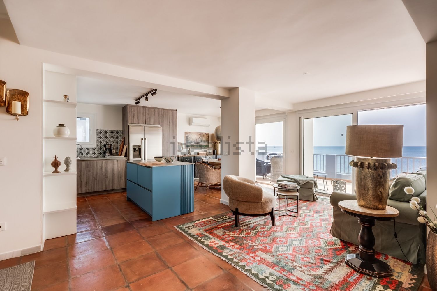Duplex em primeira linha de praia em Estepona — Sala