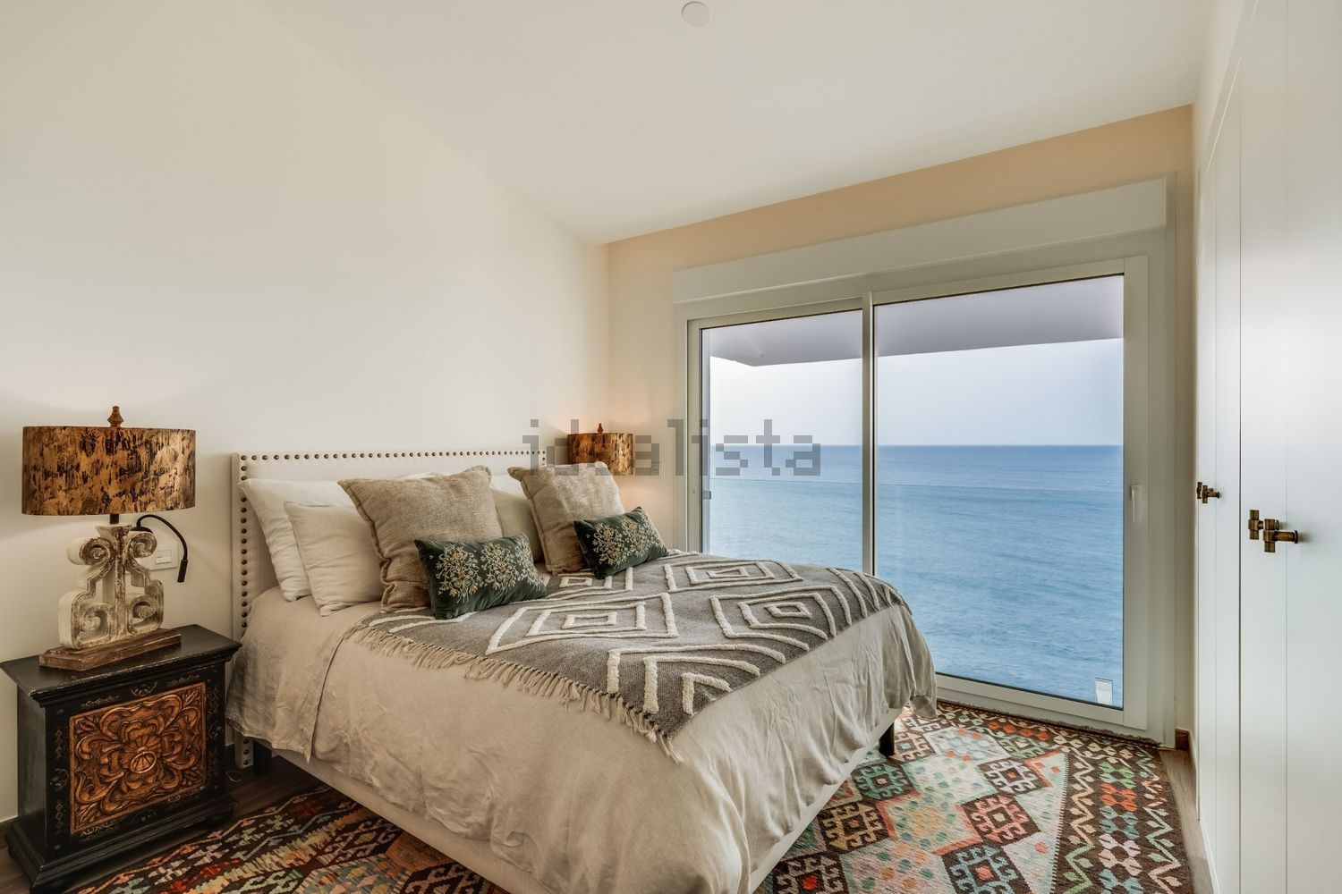 Duplex em primeira linha de praia em Estepona — Quarto
