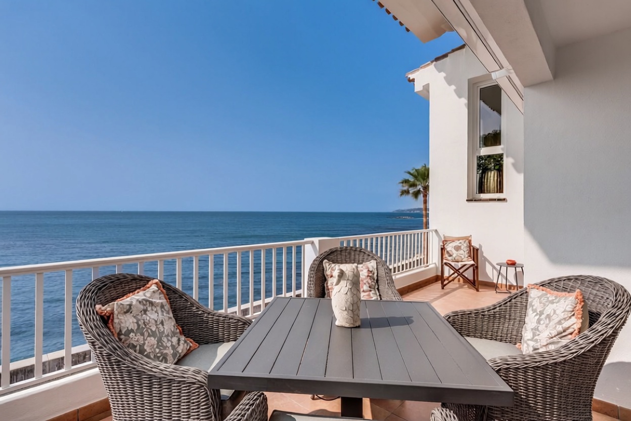 Duplex en première ligne de plage à Estepona