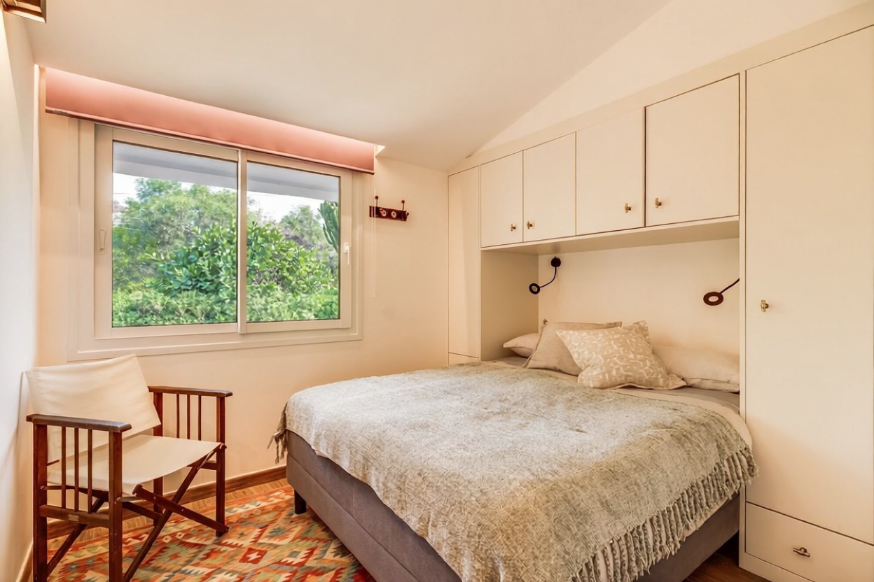 Beachfront duplex in Estepona — Bedroom