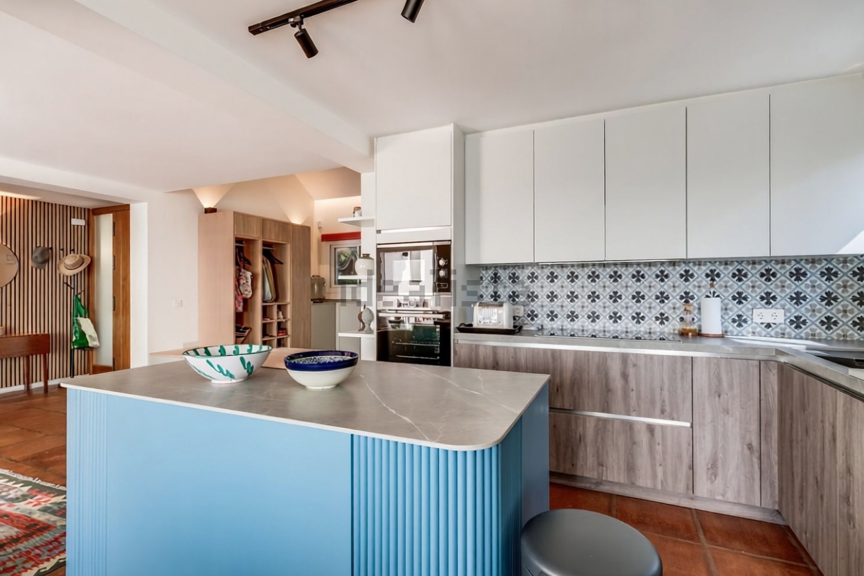 Beachfront duplex in Estepona — Kitchen