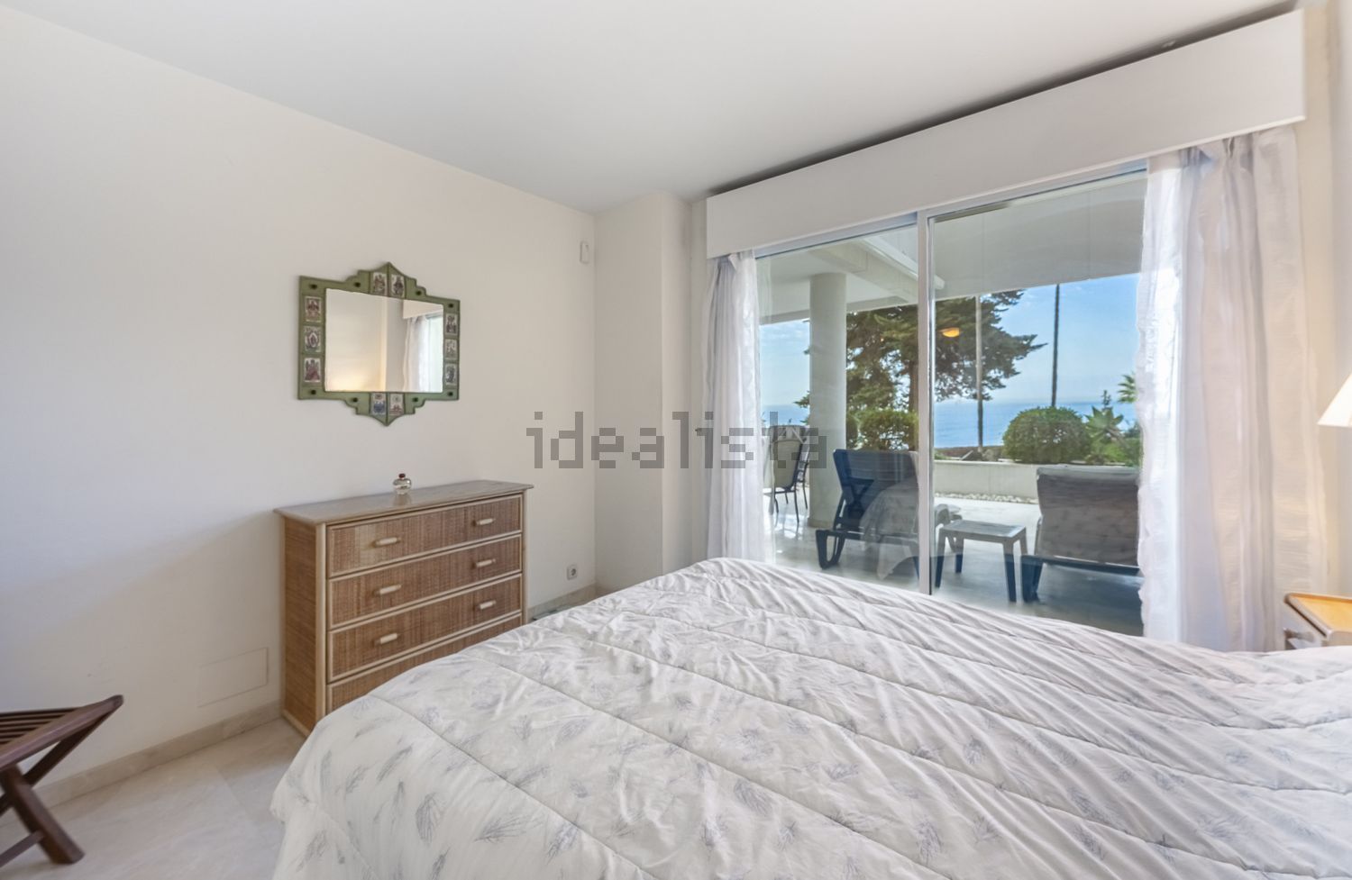 Apartamento em primeira linha de praia em Estepona — Quarto