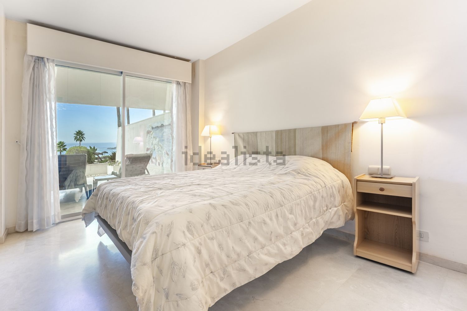 Apartamento em primeira linha de praia em Estepona — Quarto