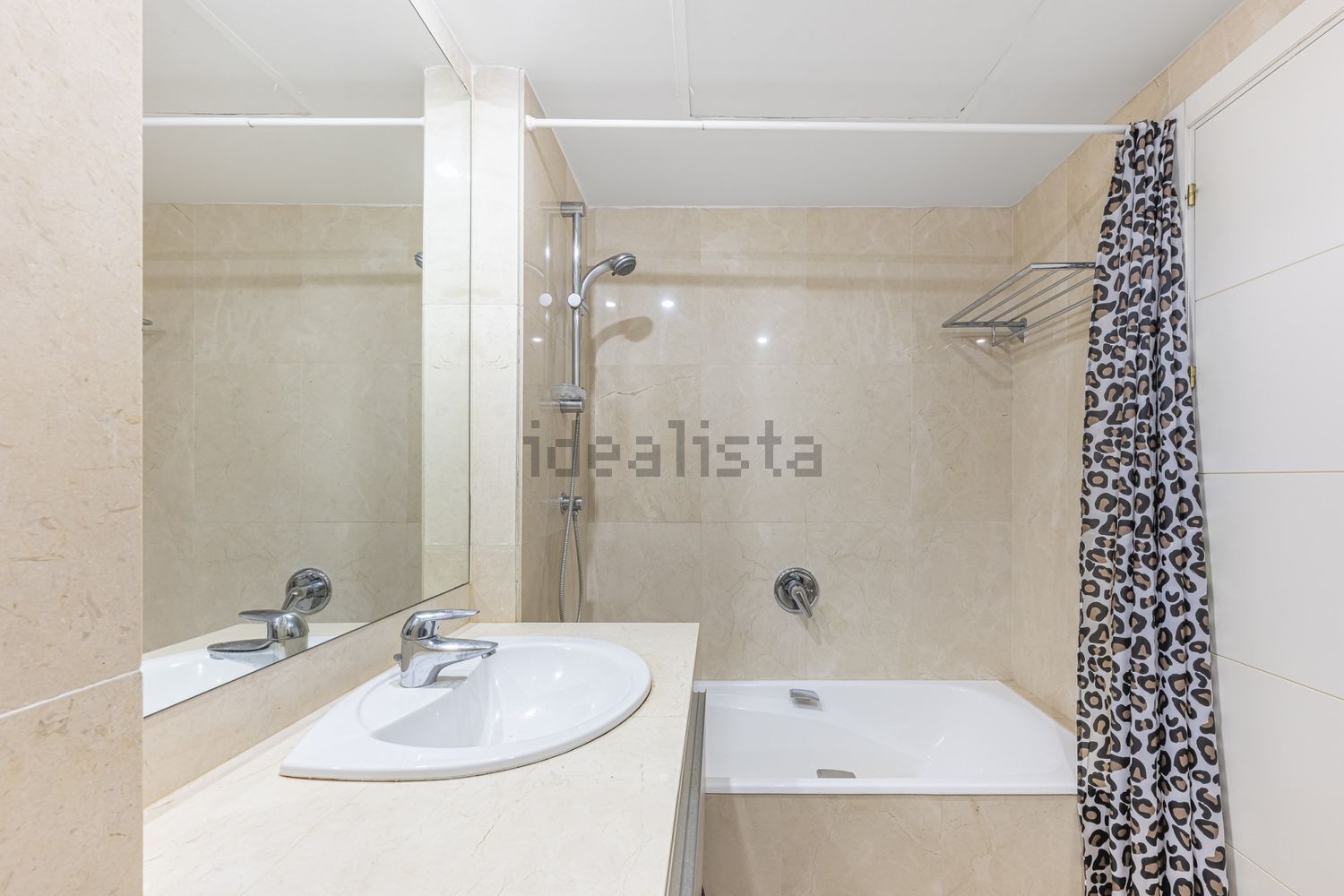 Apartamento em primeira linha de praia em Estepona — Casa banho