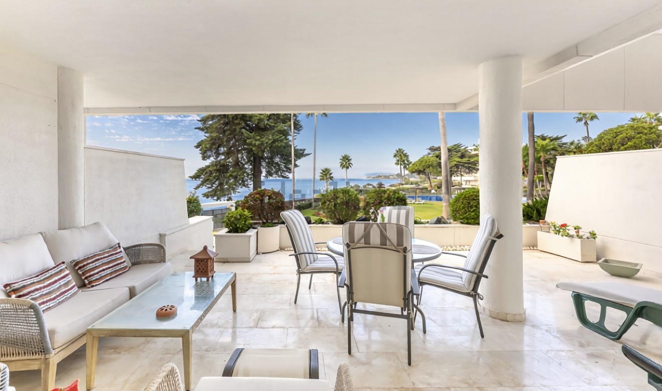 Appartement en première ligne de plage à Estepona