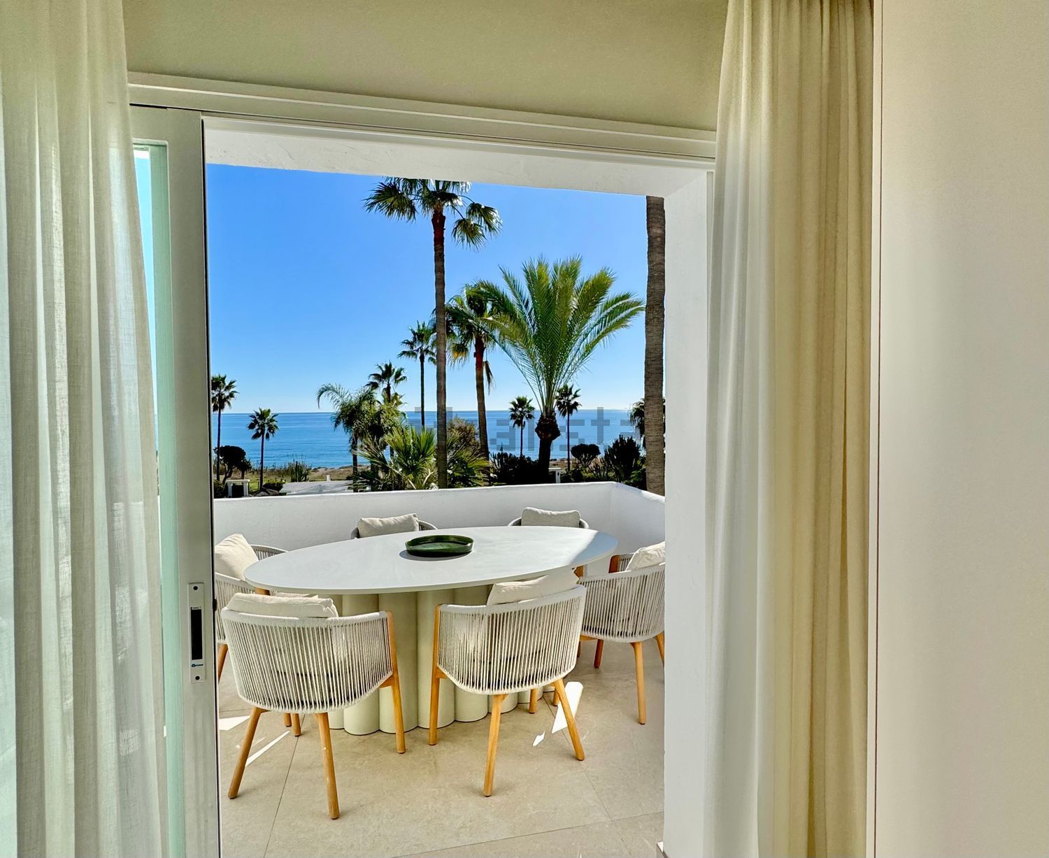 Apartamento em primeira linha de praia em Estepona