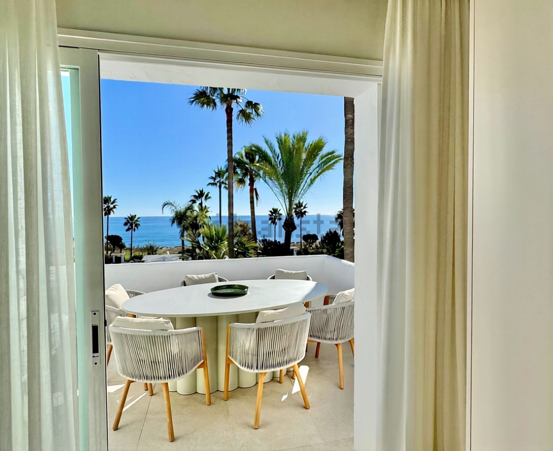 Appartement en première ligne de plage à Estepona