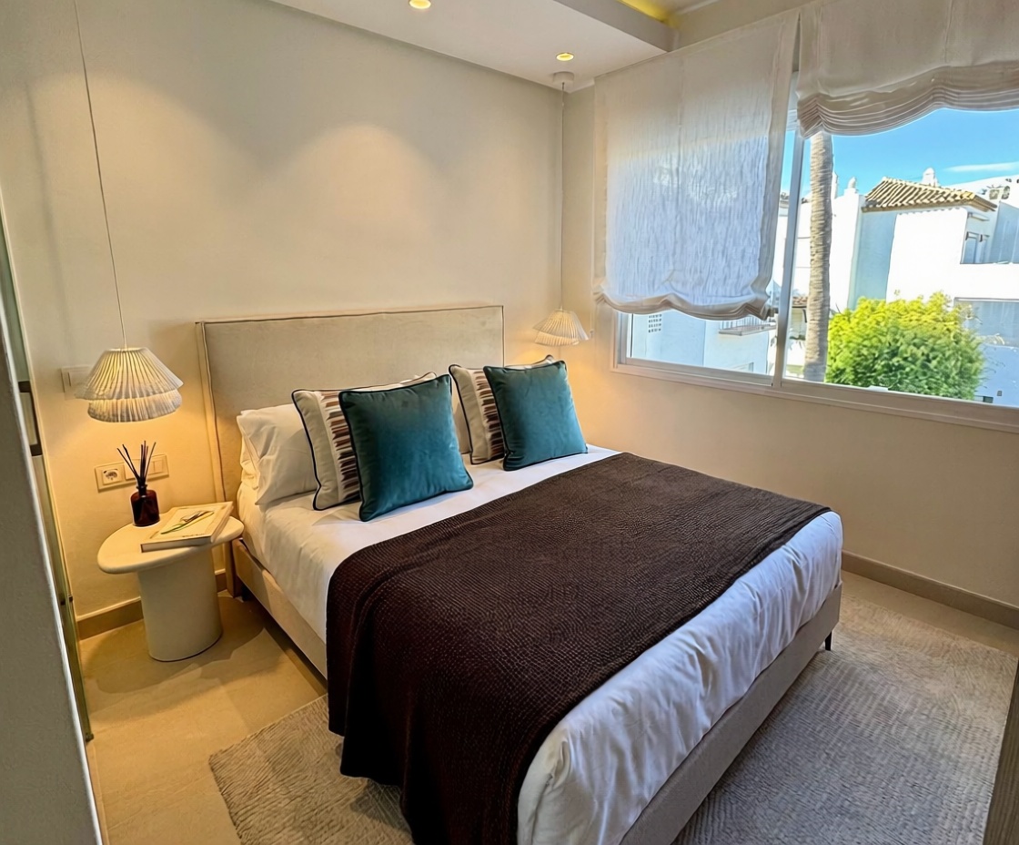 Beachfront flat in Estepona — Bedroom