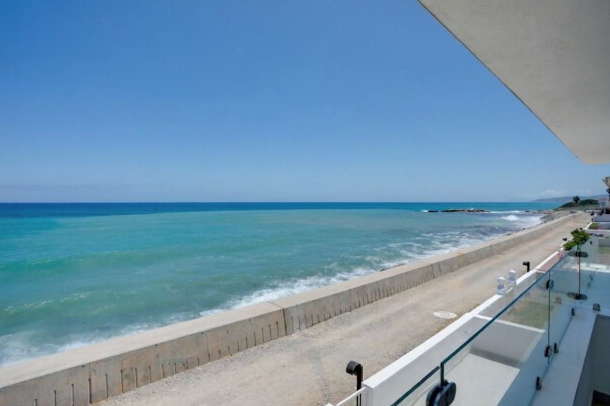 Chalet avec accès direct à la plage à Estepona