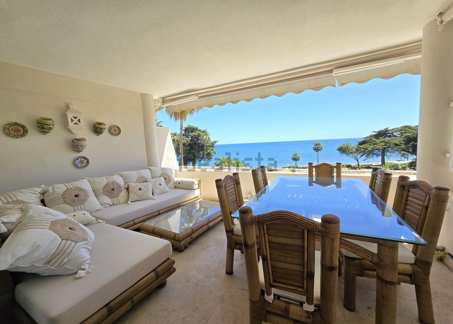 Beachfront flat in Estepona