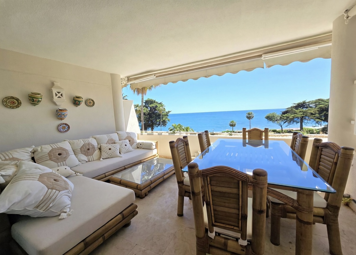 Appartement en première ligne de plage à Estepona
