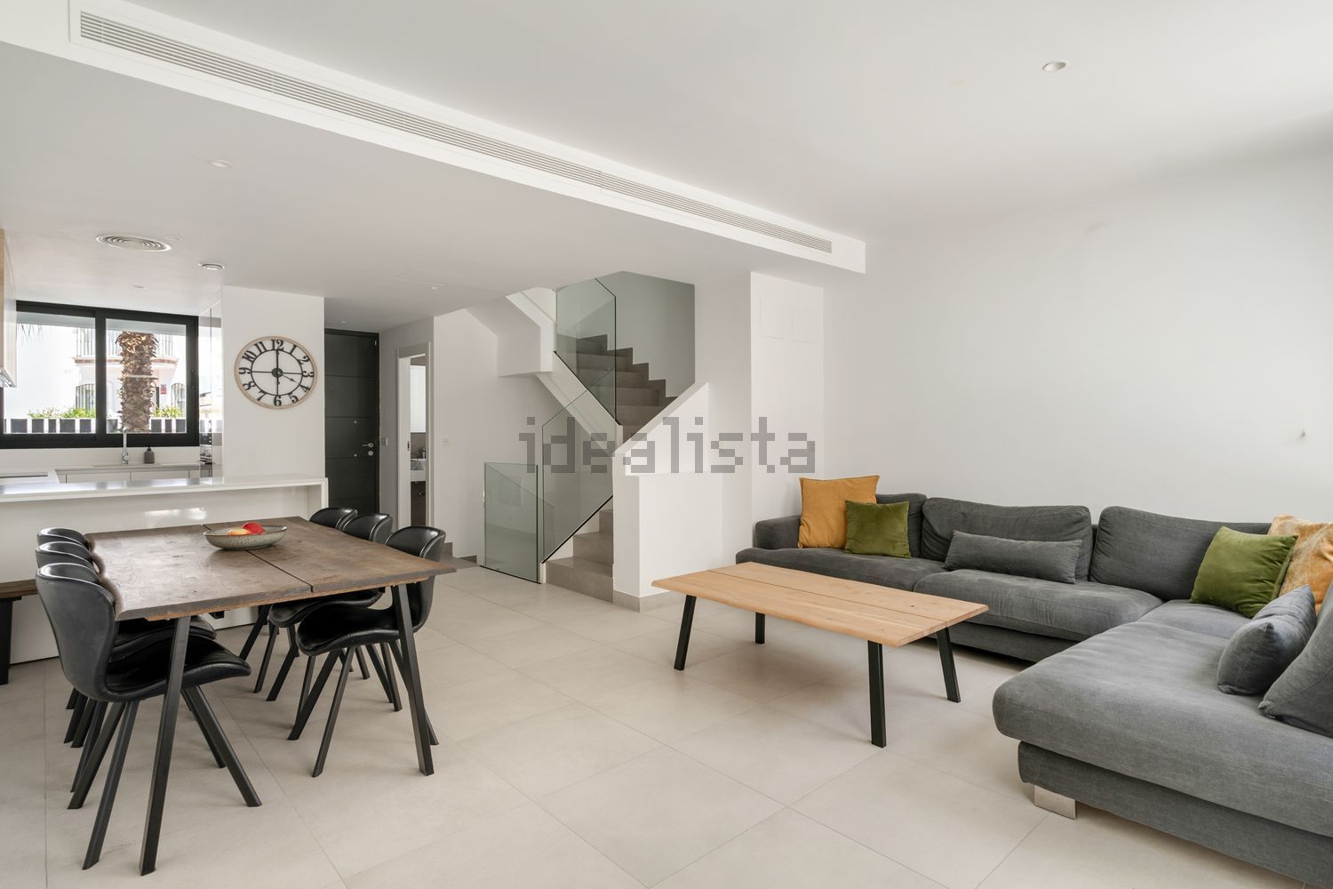 Chalet con acceso directo a playa en Estepona — Salón