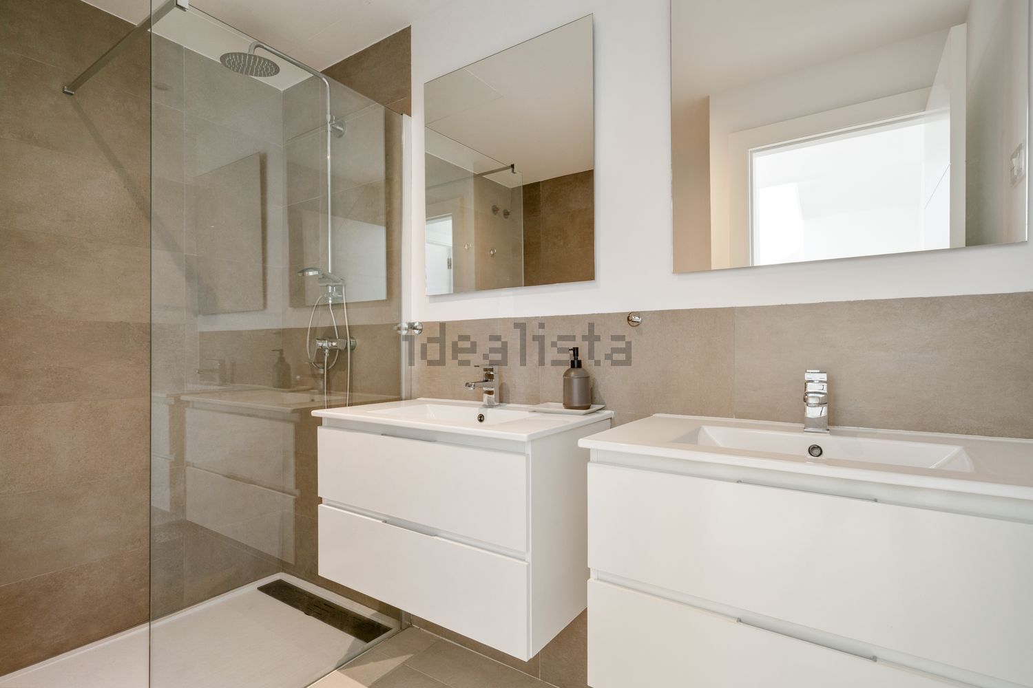 Chalet con acceso directo a playa en Estepona — Baño