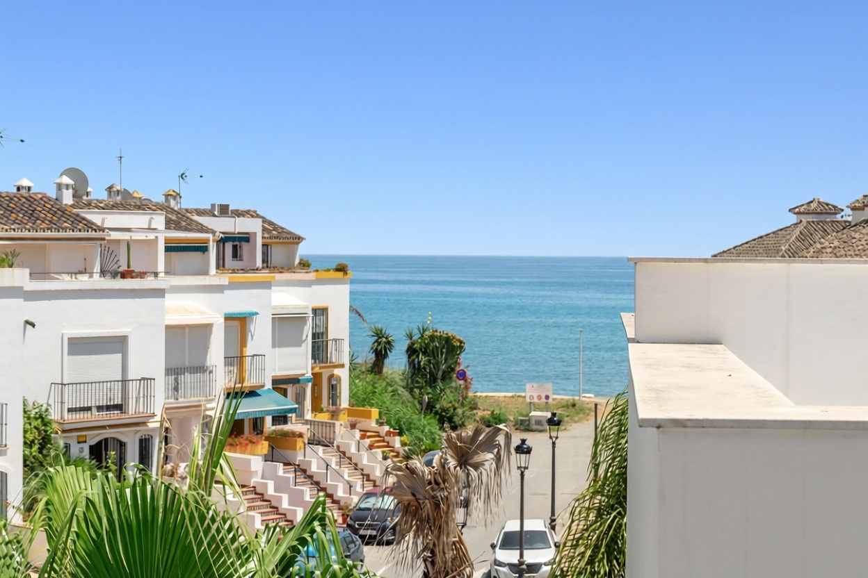 Chalet avec accès direct à la plage à Estepona — Vue mer