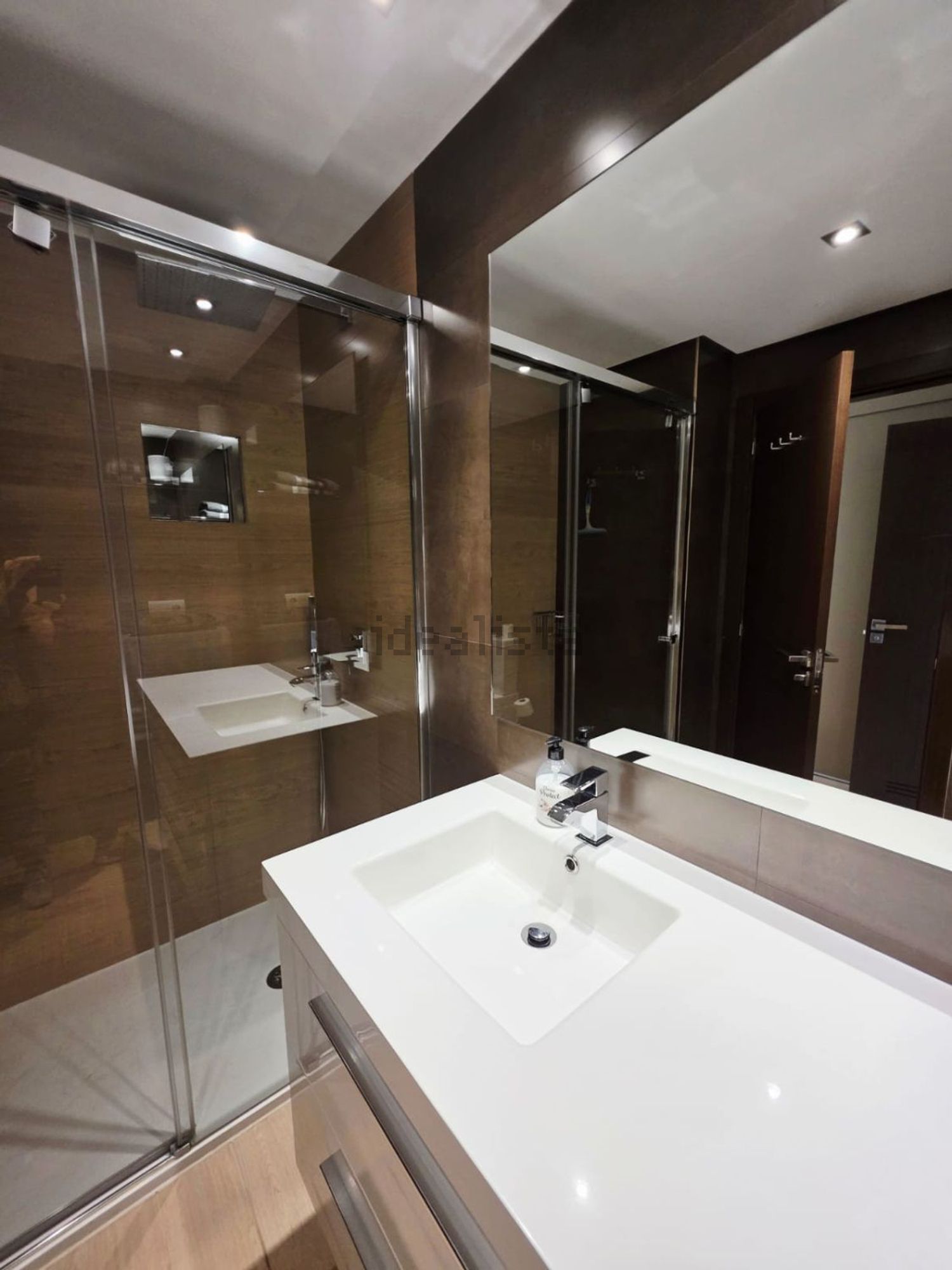 Beachfront flat in Estepona — Bathroom