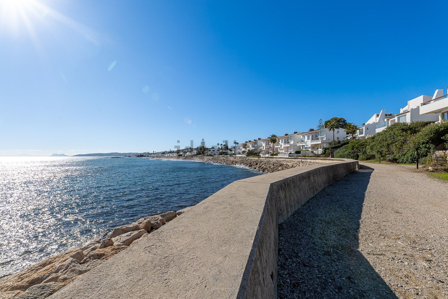 Chalet with direct beach access in Estepona — Sea view
