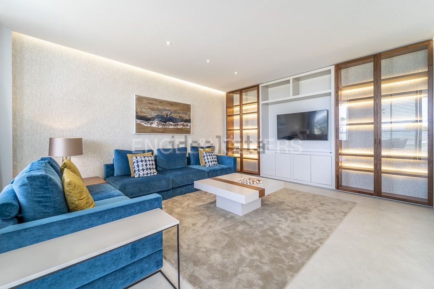 Beachfront flat in Estepona — Living room