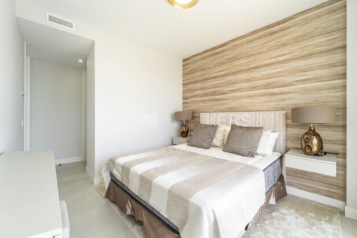 Beachfront flat in Estepona — Bedroom