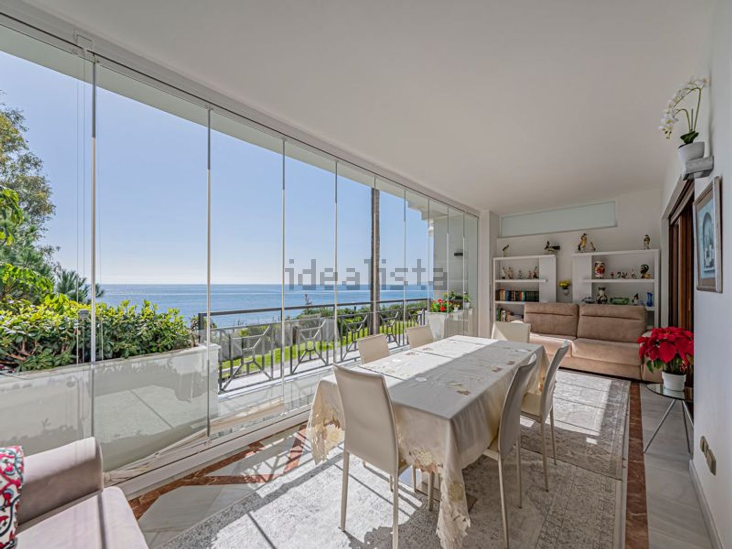 Appartement en première ligne de plage à Estepona