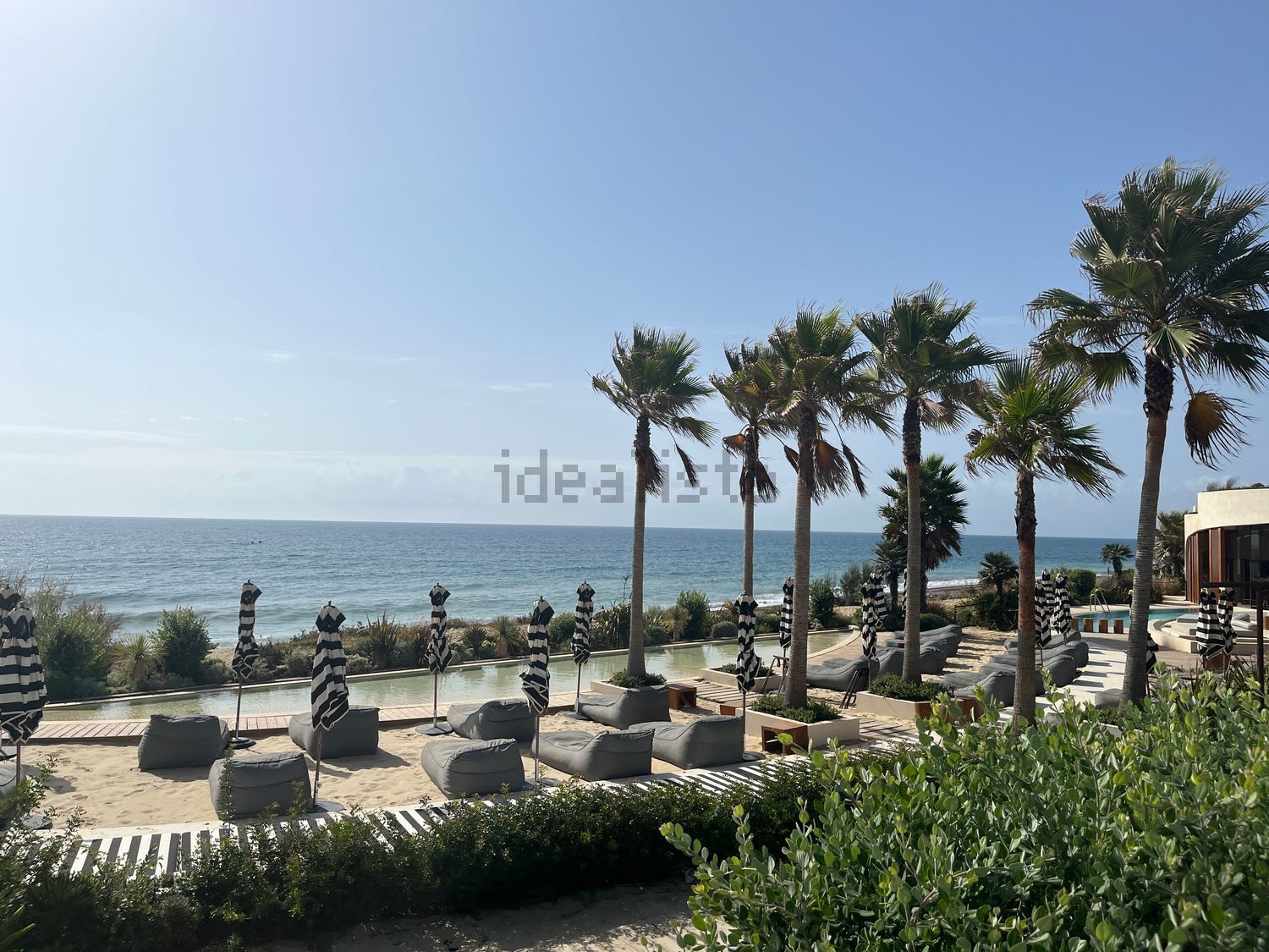 Appartement en première ligne de plage à Estepona — Vue mer