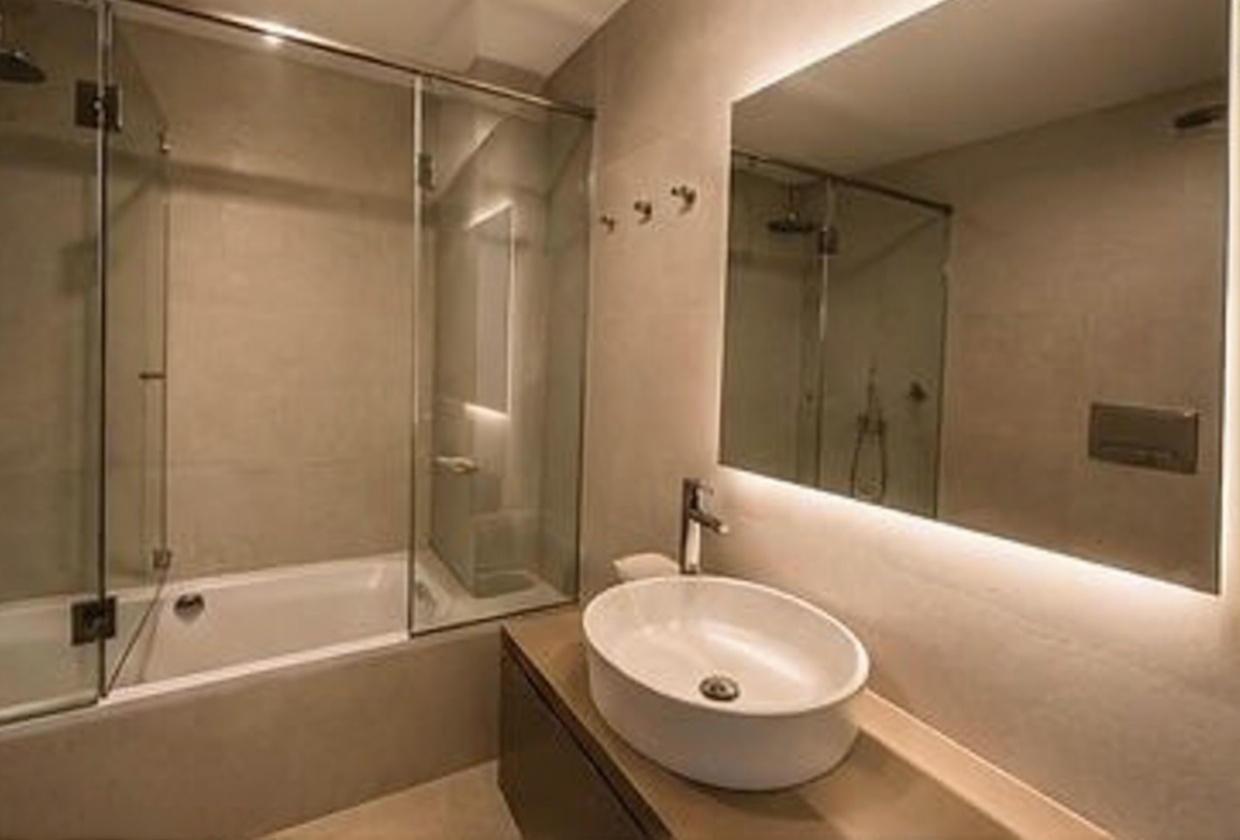 Beachfront flat in Estepona — Bathroom
